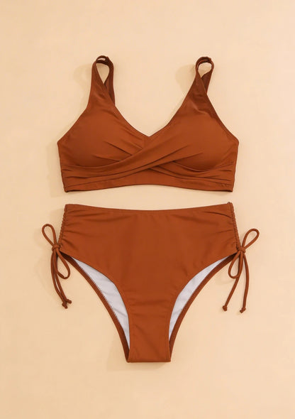 Dwuczęściowy strój kąpielowy z podwyższonym stanem