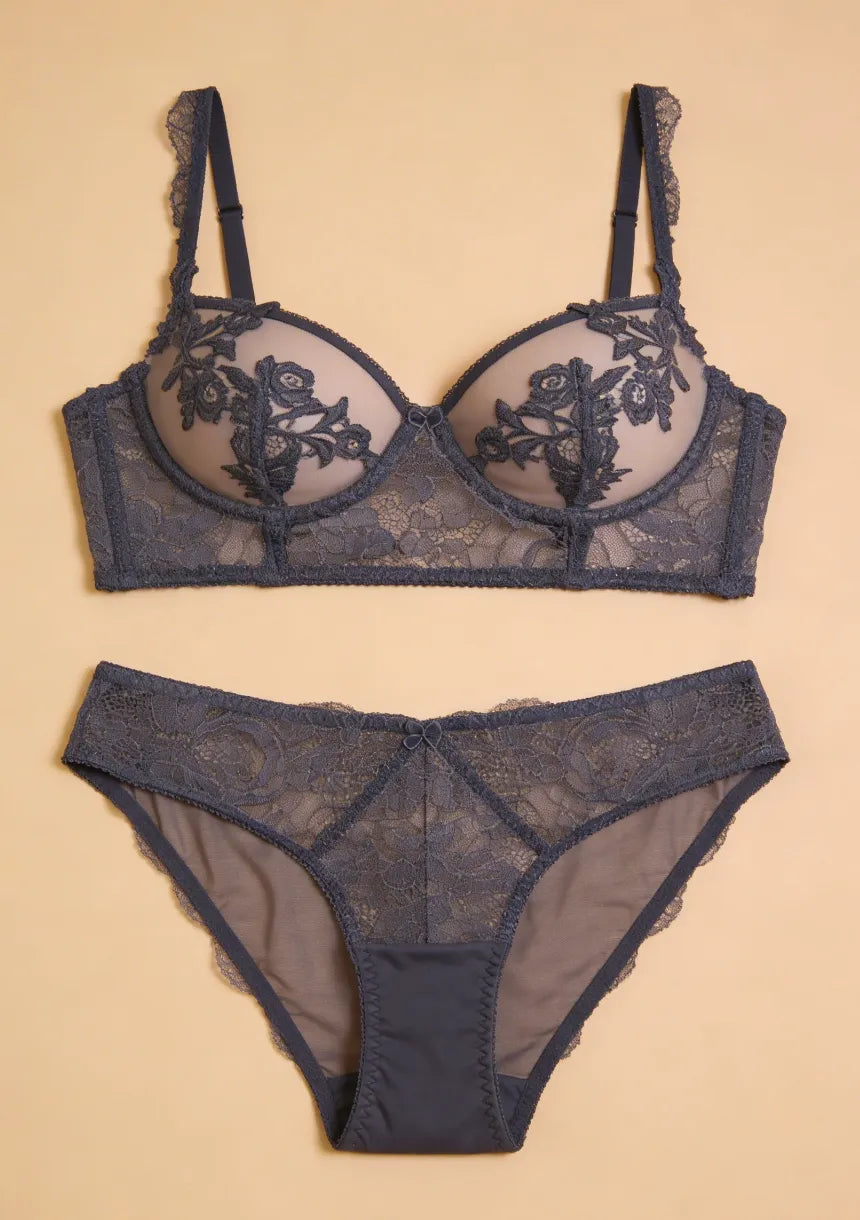 Ozdobny komplet bielizny z motywem kwiatów