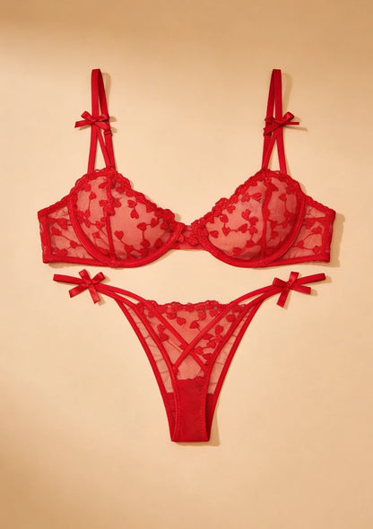 Komplet bielizny w serduszka z ozdobnymi kokardkami