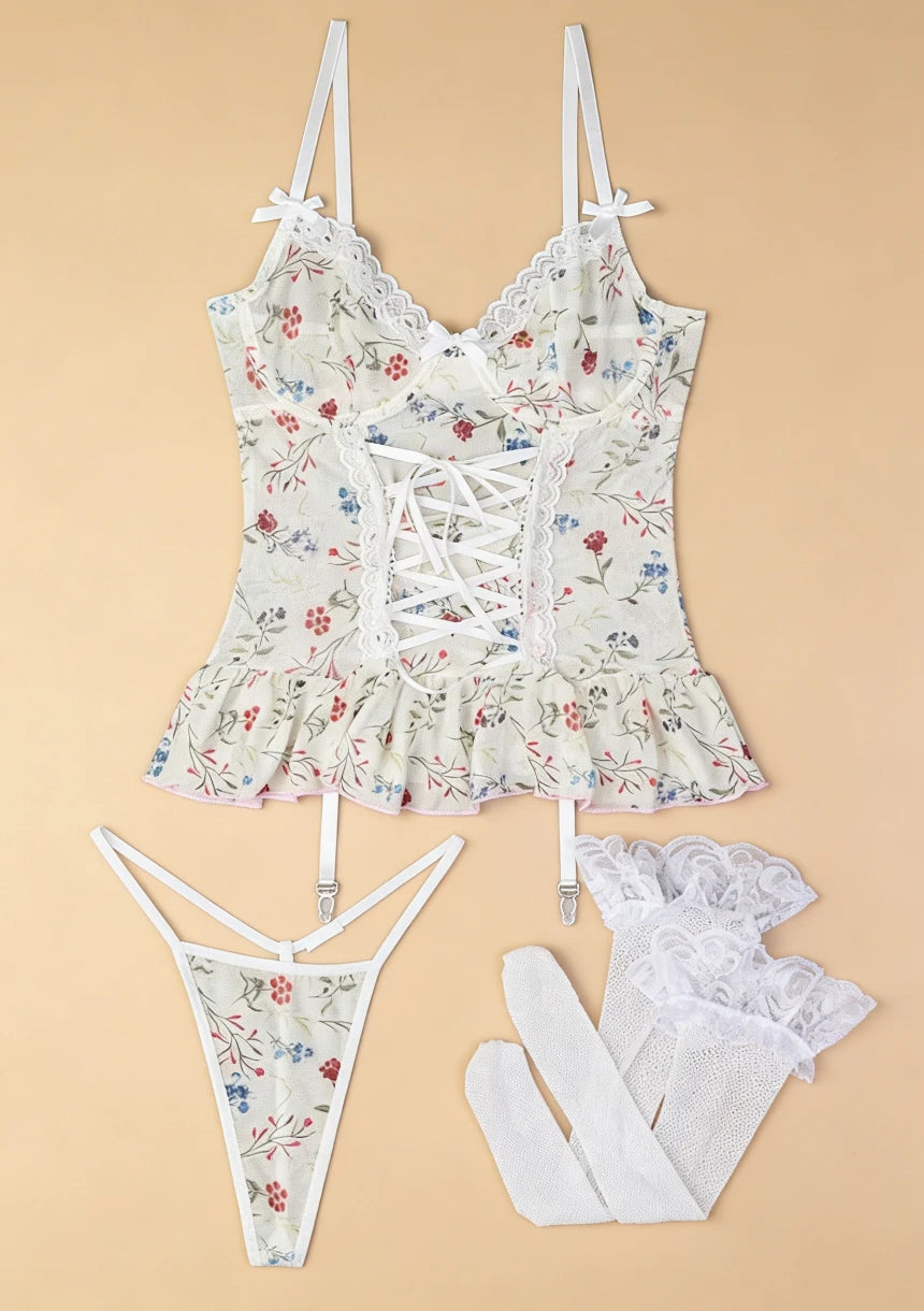 Body z romantycznym kwiatowym wzorem