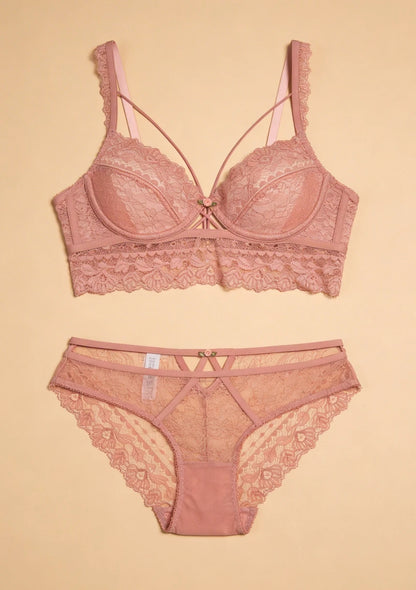 Komplet bielizny z regulowanymi ramiączkami