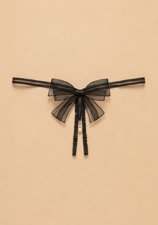 Otwarte stringi z kokardką