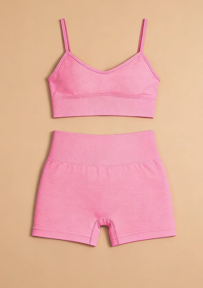 Komplet sportowy z topem na ramiączkach