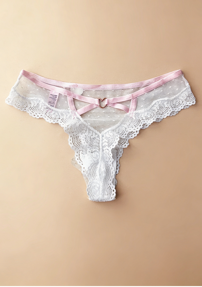 Majtki z metalowym serduszkiem