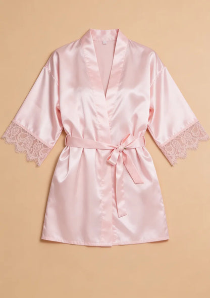Satynowy szlafrok peniuar z koronką