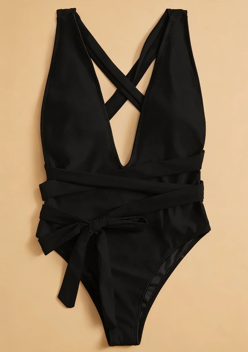 Jednoczęściowy strój kąpielowy z krzyżowanymi ramiączkami