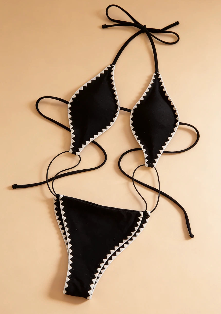 Strój kąpielowy z wiązaniem na szyi