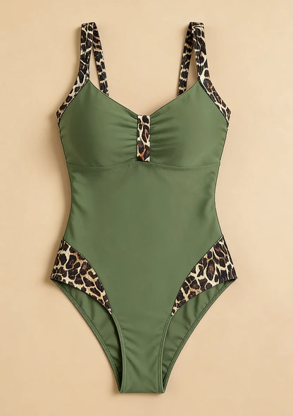 Jednoczęściowy strój kąpielowy z wzorzystymi elementami