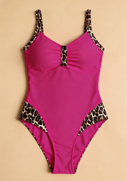 Jednoczęściowy strój kąpielowy z wzorzystymi elementami