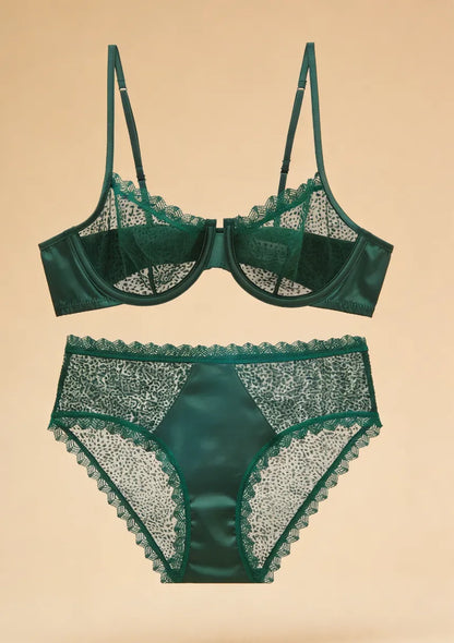 Komplet bielizny koronkowej o klasycznym kroju