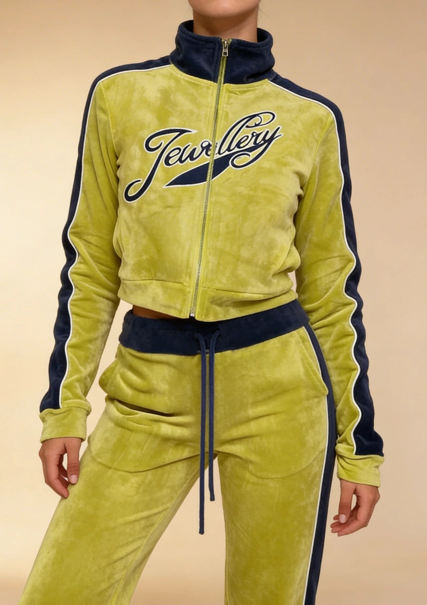 Welurowy komplet sportowy z napisami