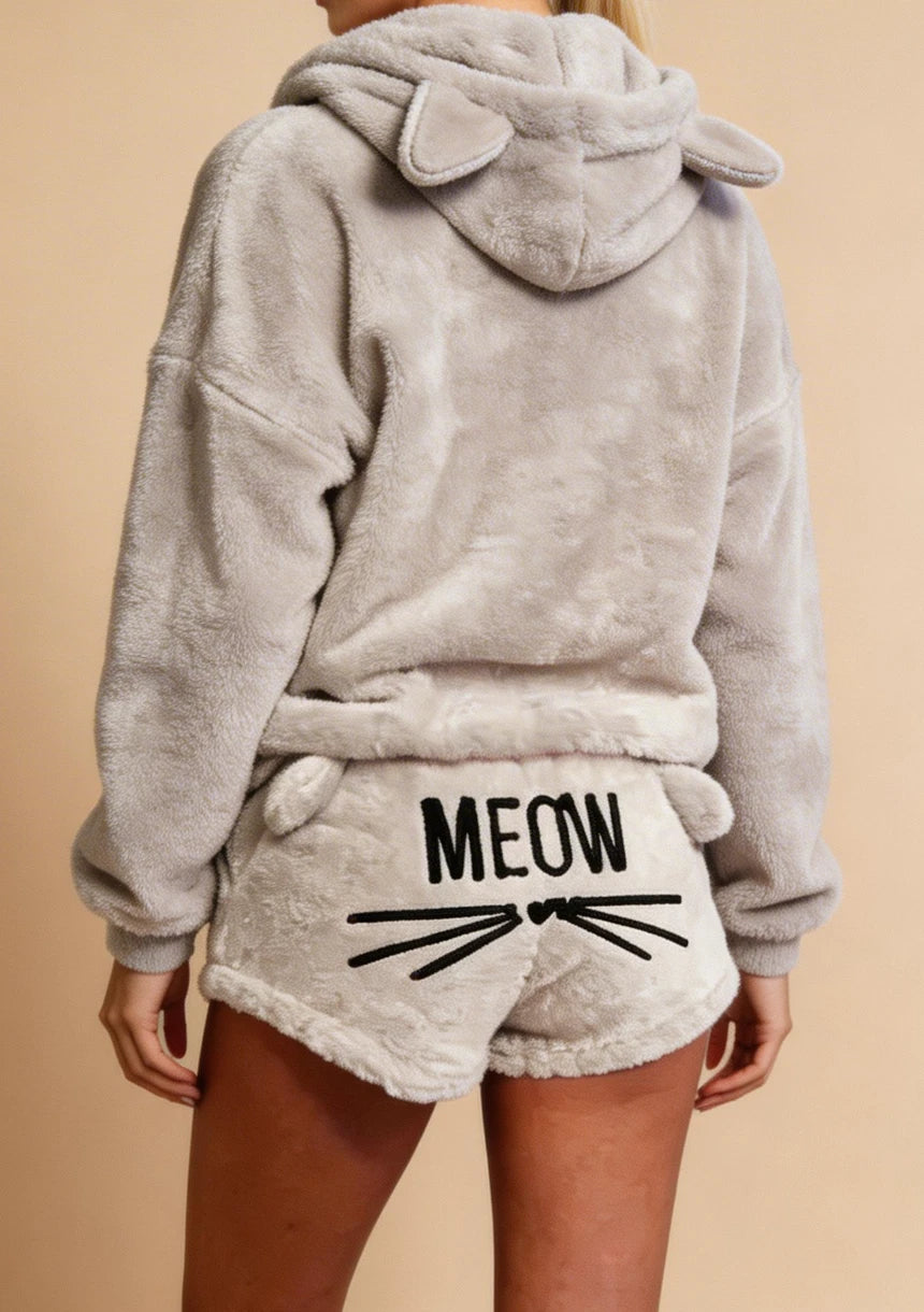 Puchaty komplet odzieży domowej z motywem kotka