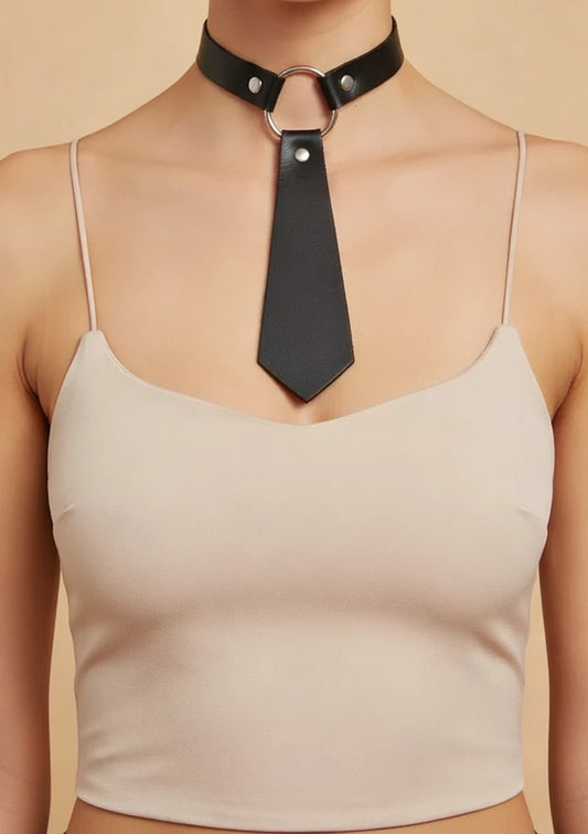 Choker z regulowanym zapięciem