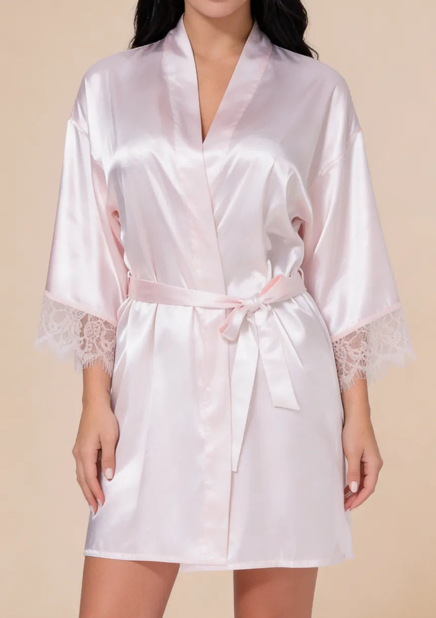 Satynowy szlafrok peniuar z koronką