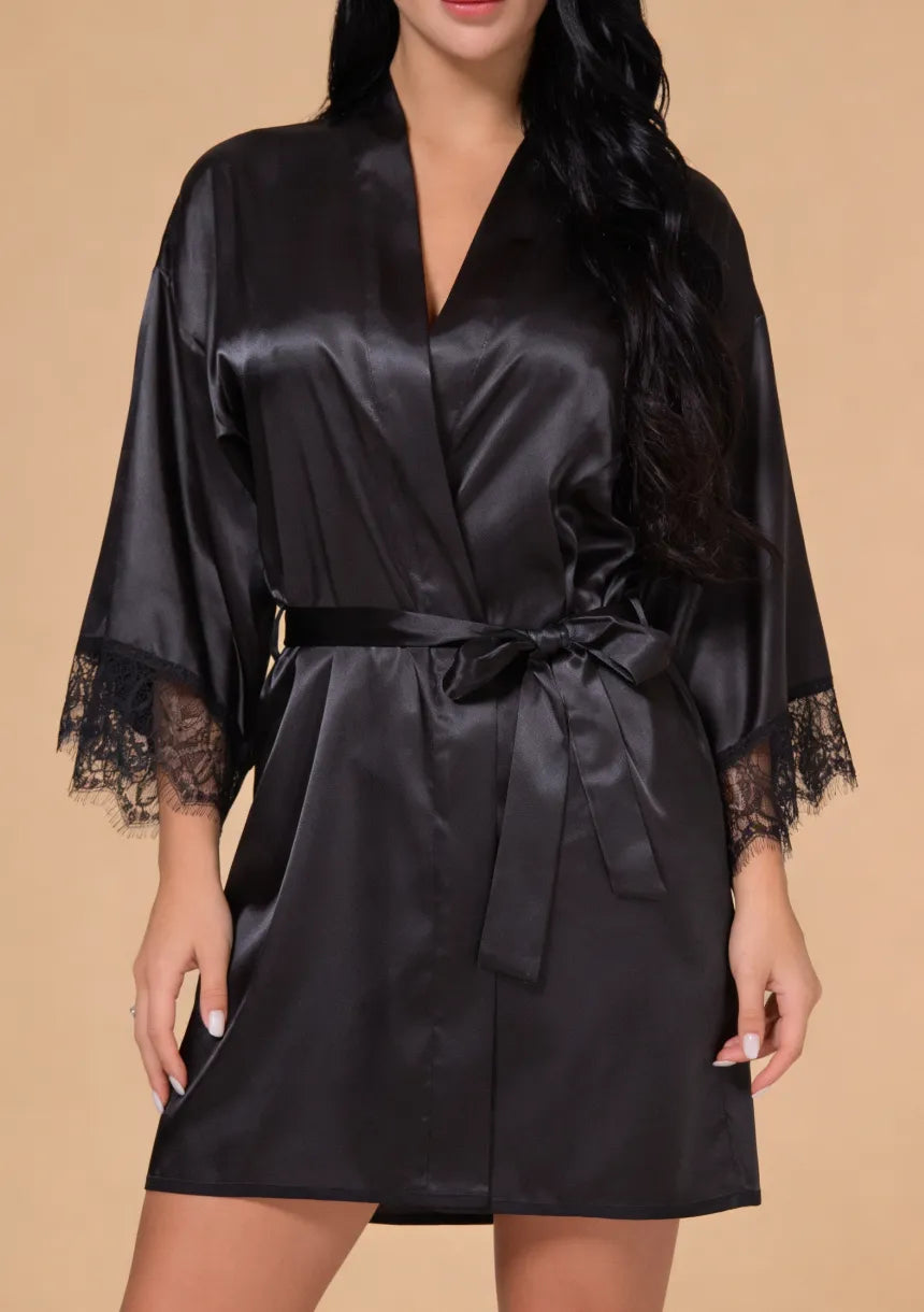 Satynowy szlafrok peniuar z koronką