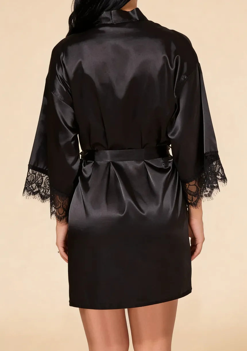 Satynowy szlafrok peniuar z koronką