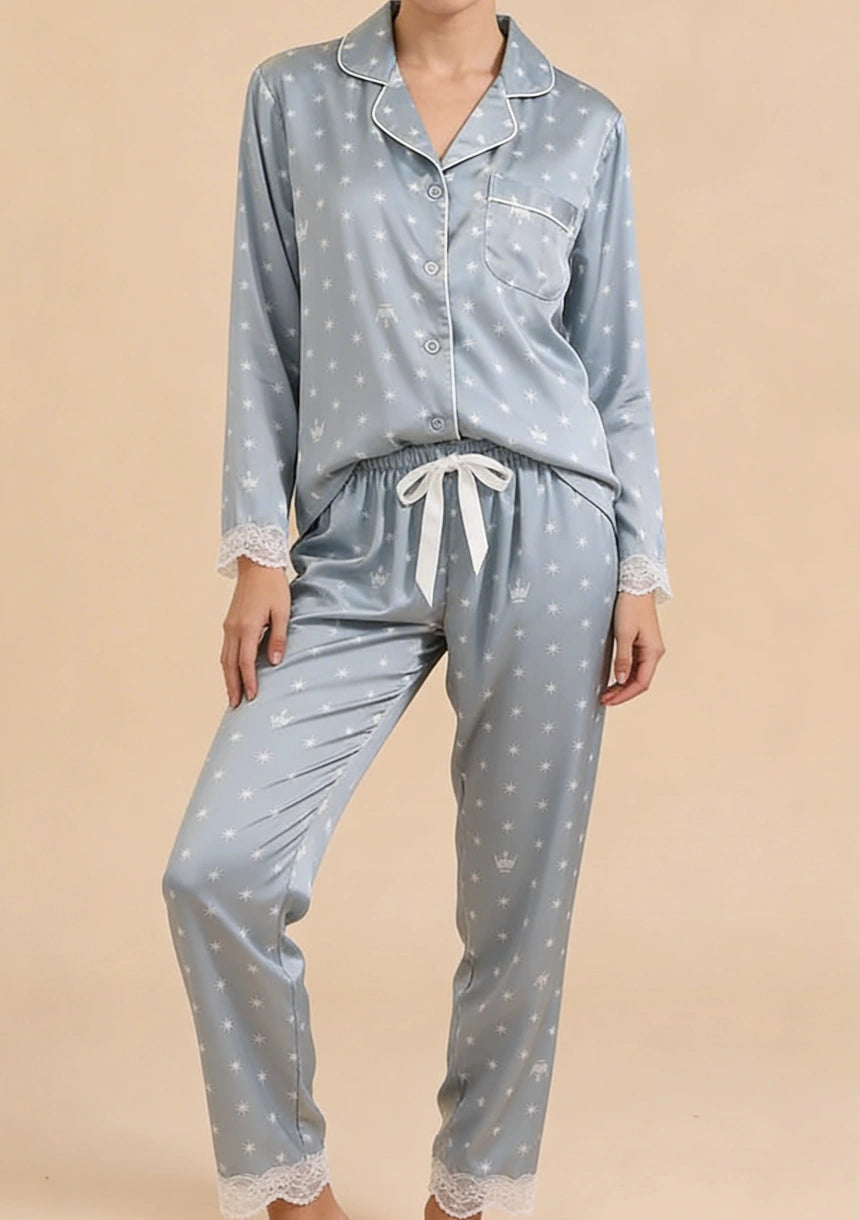 Koszulowa piżama damska z motywem gwiazdek
