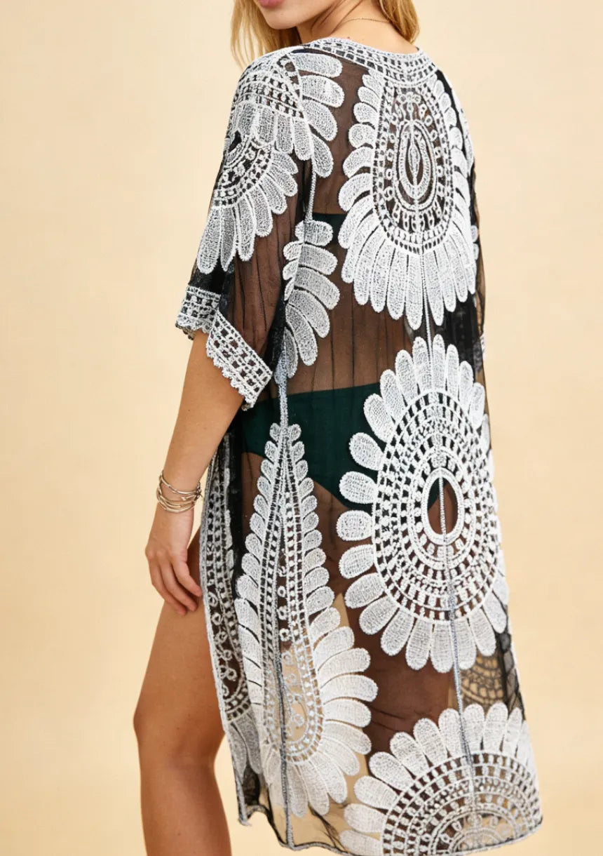 Transparentne kimono plażowe z motywem kwiatów