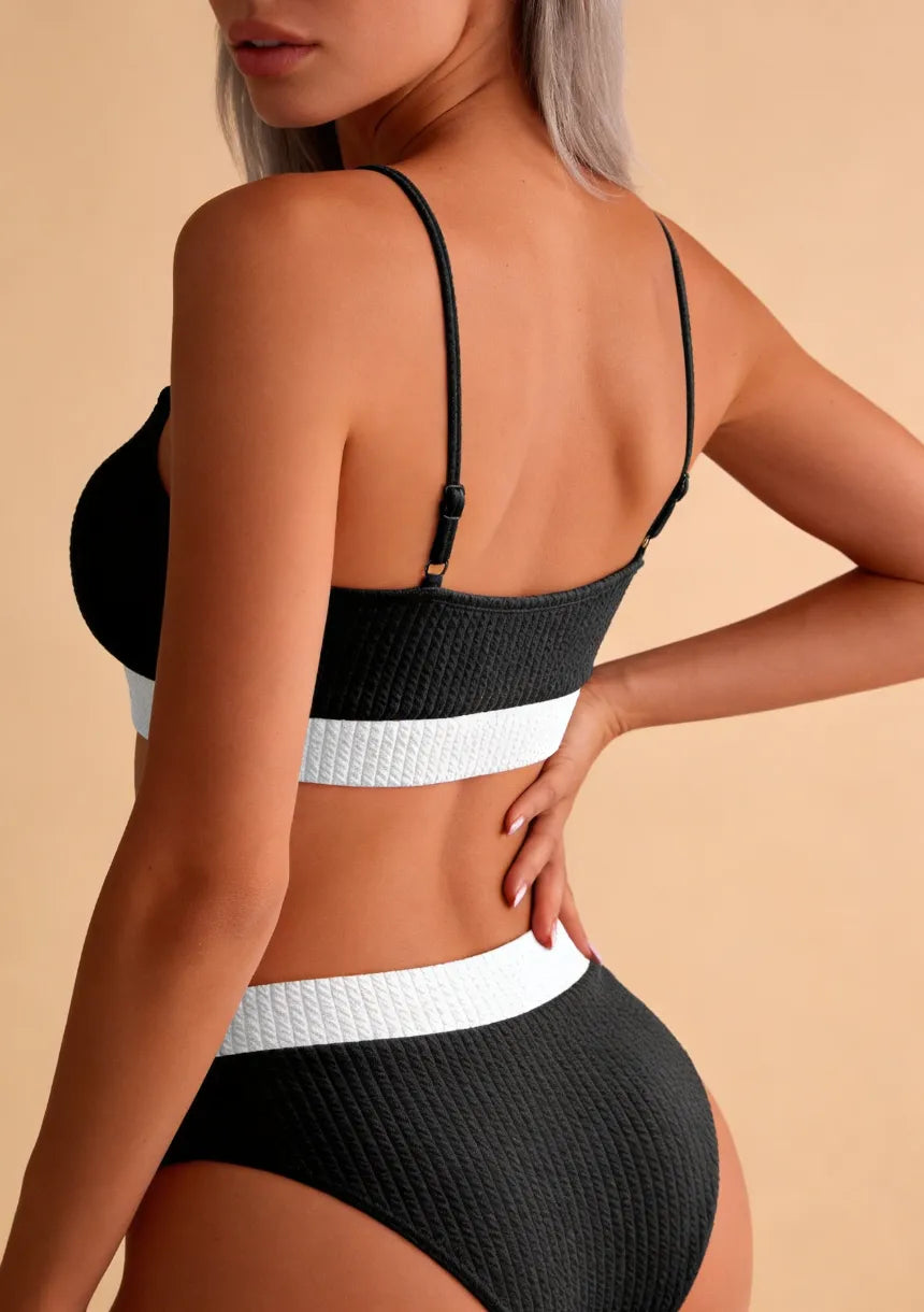 Dwuczęściowy strój kąpielowy z wysokim stanem