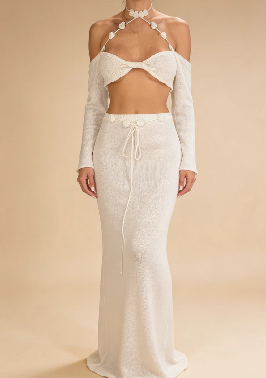 Dwuczęściowy komplet na plażę z topem z odkrytymi ramionami z rozporkiem.