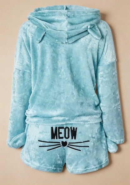 Puchaty komplet odzieży domowej z motywem kotka