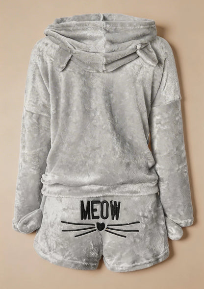 Puchaty komplet odzieży domowej z motywem kotka