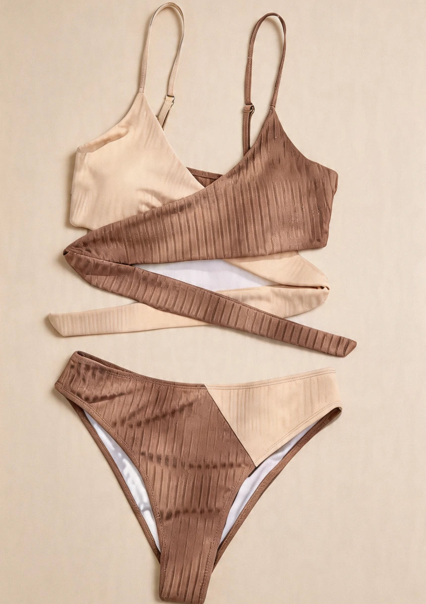Strój kąpielowy dwuczęściowy bikini z kopertowym dekoltem