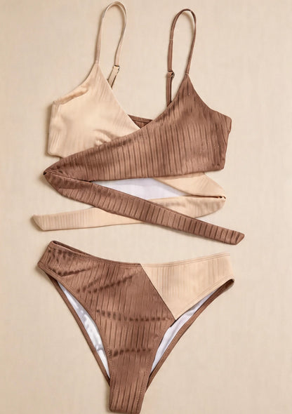 Strój kąpielowy dwuczęściowy bikini z kopertowym dekoltem